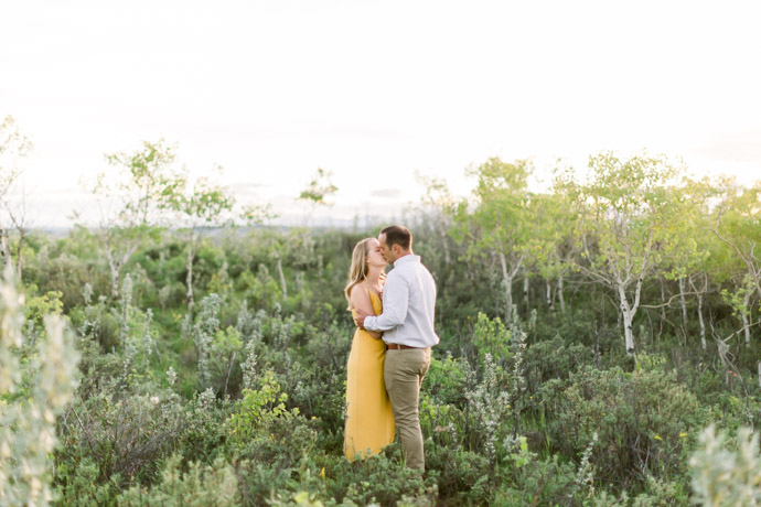 summer engagement session in calgary