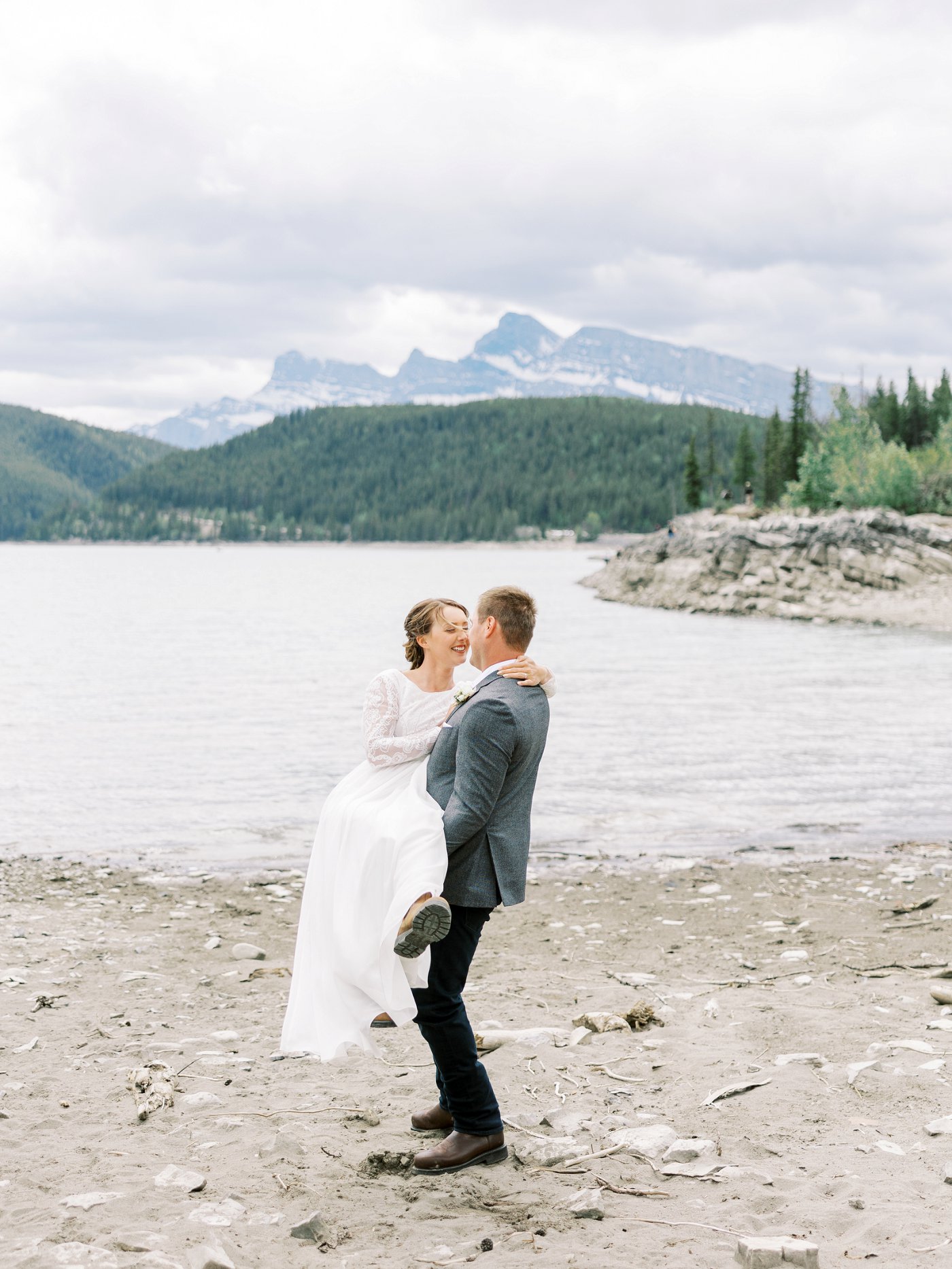 Banff elopement at Lake Minnewanka