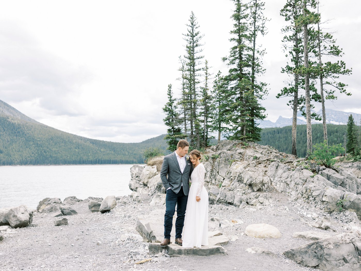 Banff elopement at Lake Minnewanka