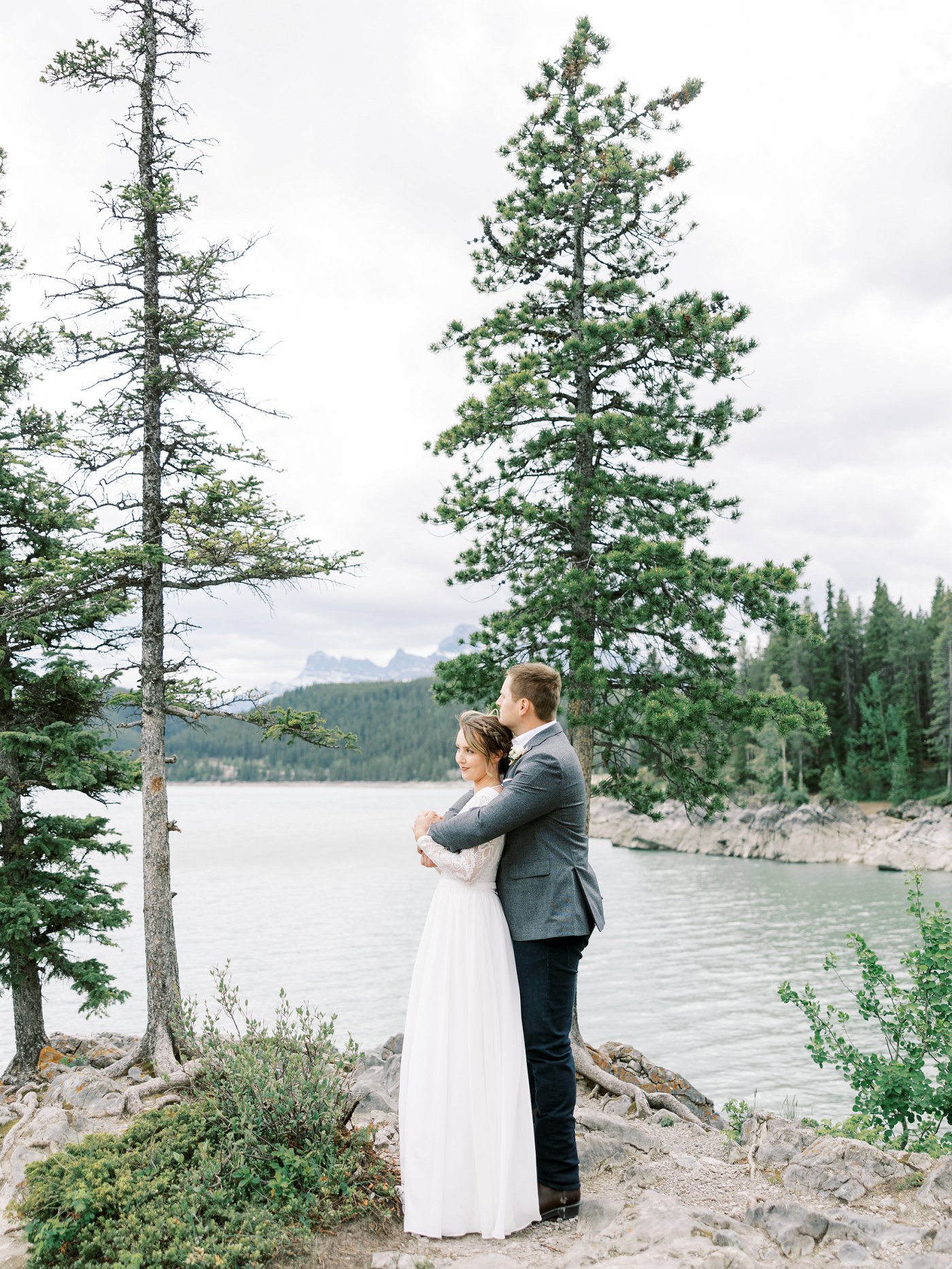 elopement at lake minnwanka